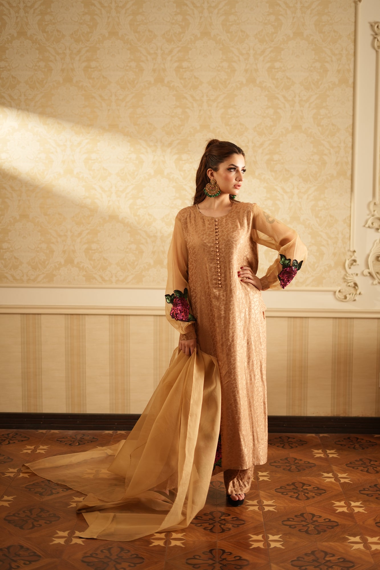 Beige Bloom