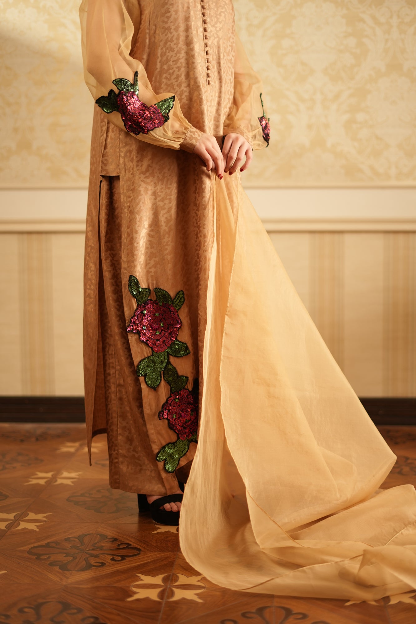 Beige Bloom