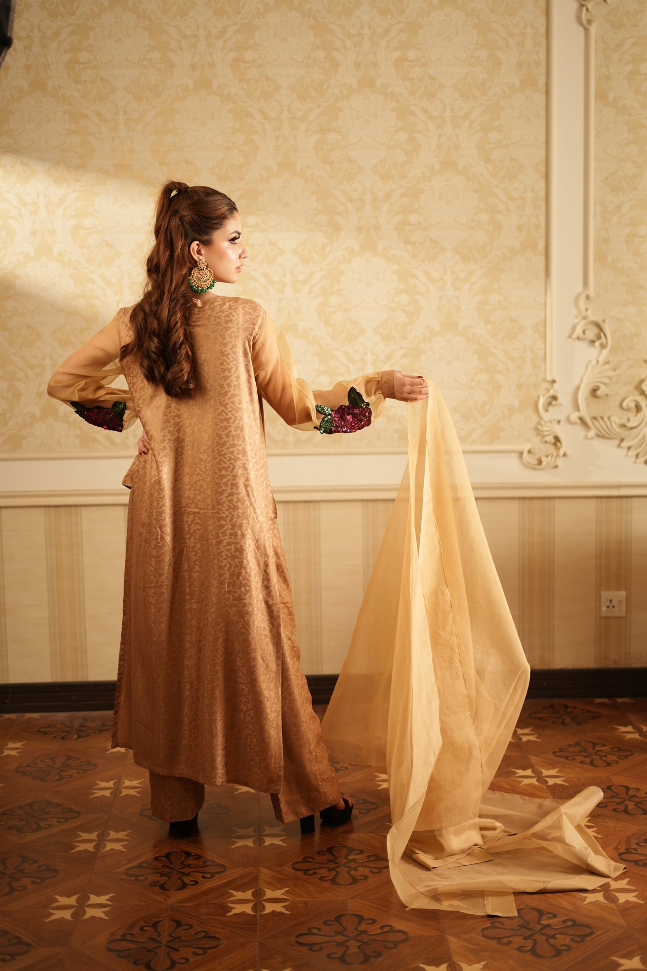 Beige Bloom